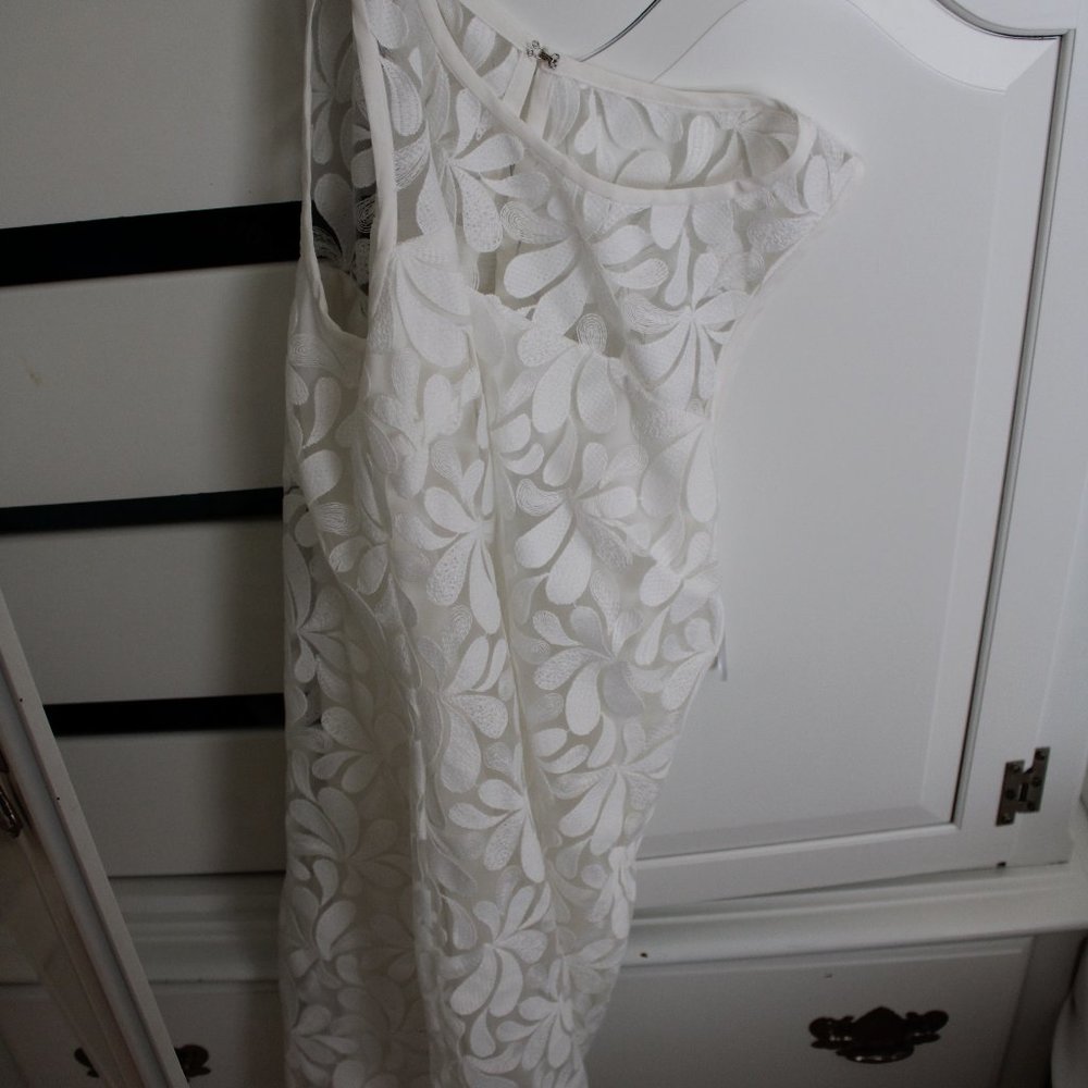 Trinaturk white dress